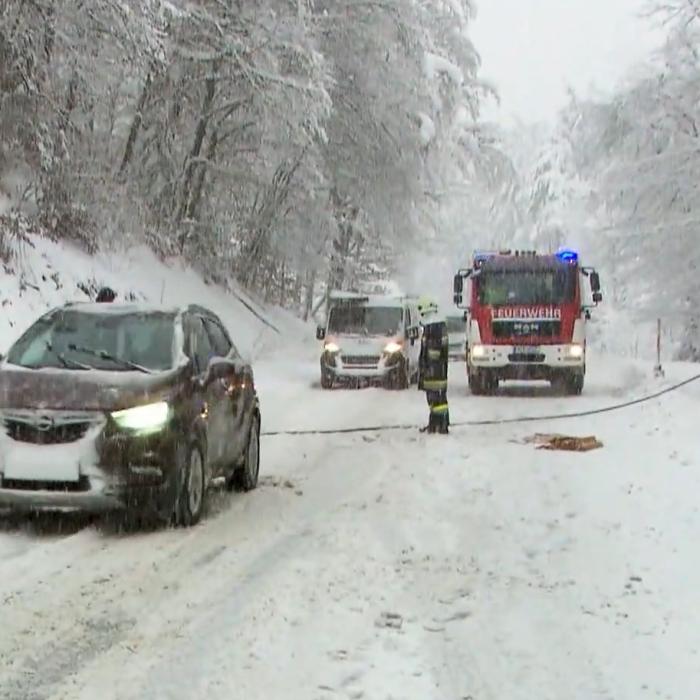 Viscolul paralizează România: Cod Roșu de vreme rea și pagube în mai multe județe
