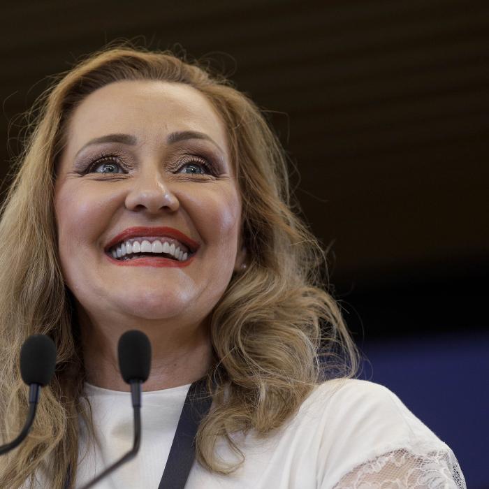 Elena Lasconi: „Am votat cu încrederea că astăzi nimeni nu o să-și facă bagajul să plece în altă țară”