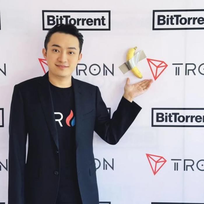 Banana artistică pentru care a plătit 6 milioane de dolari, mâncată de un afacerist chinez