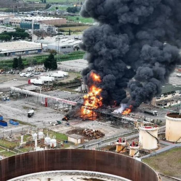 Explozie la o rafinărie din Italia. 2 morți, 9 răniți și mai multe persoane dispărute - bilanț provizoriu