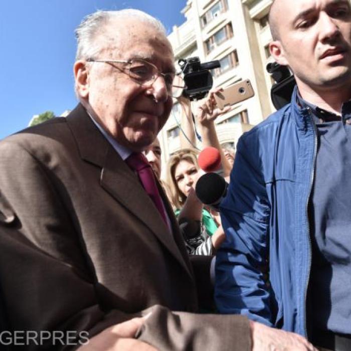 Ion Iliescu și Petre Roman, inculpați oficial în dosarul Mineriadei. O procuroare a mers acasă la Iliescu 