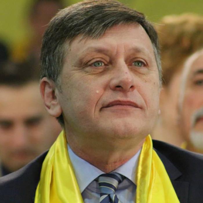 Consiliul Politic Naţional al PSD a validat candidatura lui Crin Antonescu la prezidenţiale