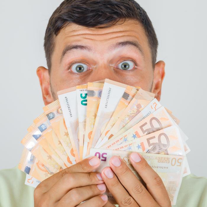 Cazare, masă gratuită și salariu de 2.416 euro pe lună. O companie din Spania caută angajați