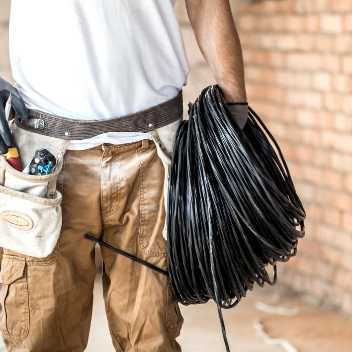 Muncitori români în Germania, neplătiți luni de zile: "Mai bine lucrez în România. Iau mai puțin, dar măcar primesc banii"