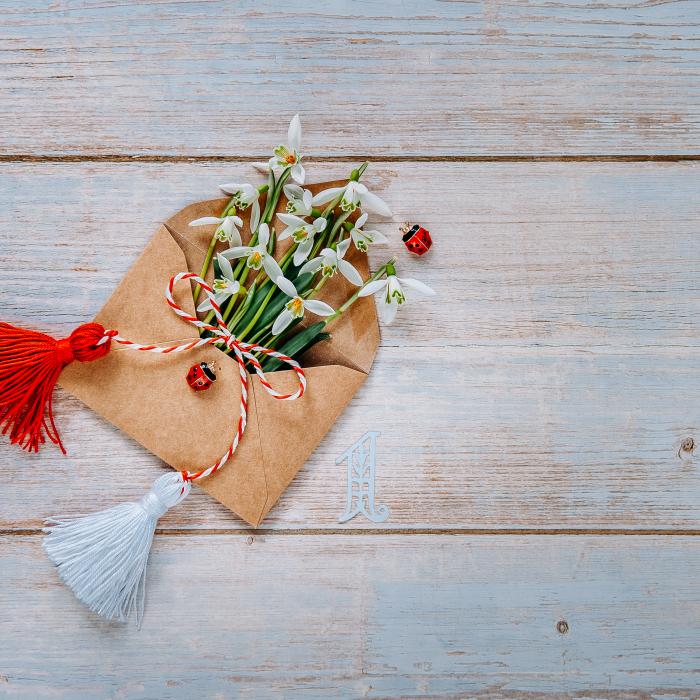 Italia. Românii din Asti celebrează Mărțișorul printr-un gest simbolic: 800 de mărțișoare artizanale oferite localnicilor