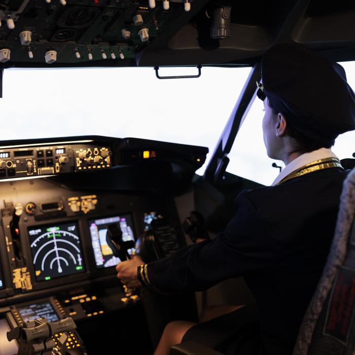 Cât câștigă un pilot de avion. Suma amețitoare la care ajunge un comandant cu experiență