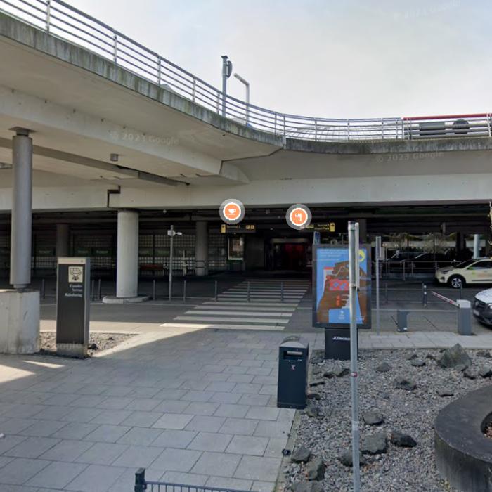 O grevă surpriză paralizează aeroportul din Hamburg. Mâine sunt anunţate greve pe 11 aeroporturi din Germania