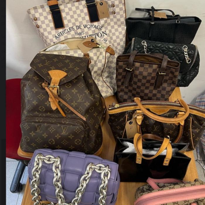 Un român din Italia a furat genți Louis Vuitton și Chanel de 70.000 de euro