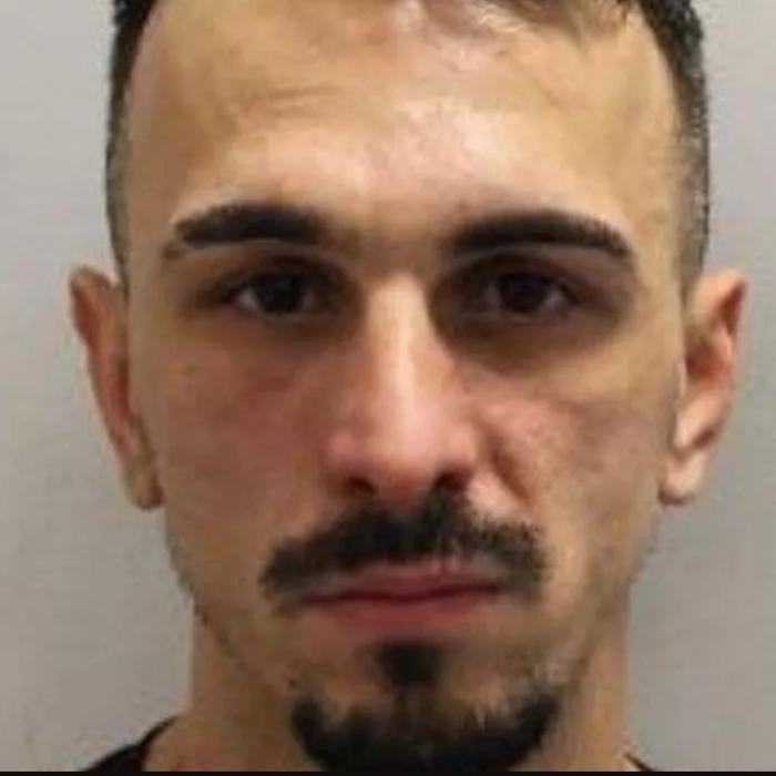Un român condamnat în Marea Britanie pentru 13 spargeri a încercat să-l îmbuneze pe judecător: "Îmi cer iertare cetățenilor britanici"