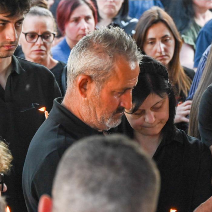 Doliu în comunitatea românească din Italia: sute de oameni l-au comemorat pe Alexandru, tânărul mort la numai 20 de ani