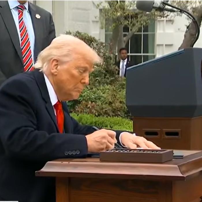 Lovitură pentru Trump: Un tribunal american i-a blocat taxe vamale