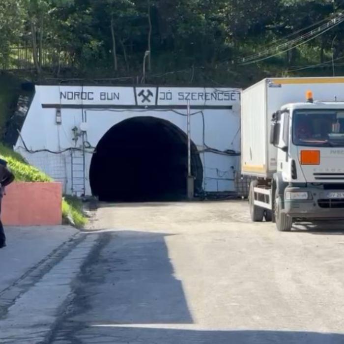 Populaţia din zona de risc potenţial de la Praid a fost evacuată. Salvatorii evaluează situaţia salinei