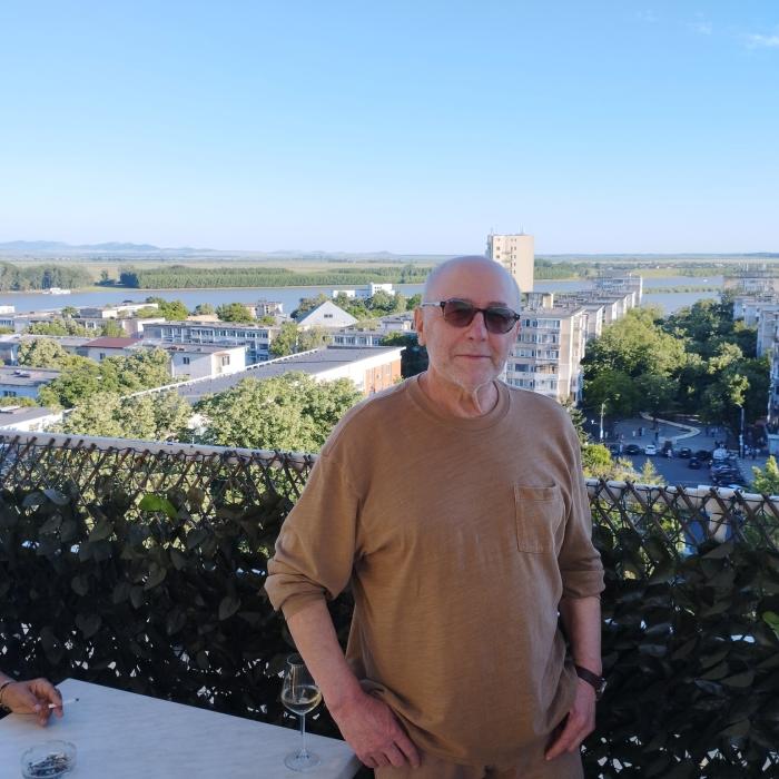 Român stabilit în Anglia, șocat de prețurile și luxul din România: „M-aș întoarce in țară, dar mi-e teamă că nu o să-mi ajungă banii"