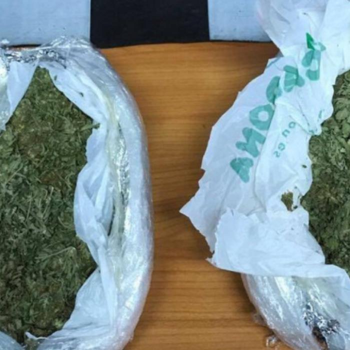 Colet cu 9 kg de cannabis primit din Spania. Bucureștean săltat de poliție 