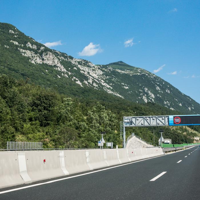 Italia s-a răzgândit. Nu mai scumpește autostrăzile și amână interdicțiile mașinilor diesel Euro 5