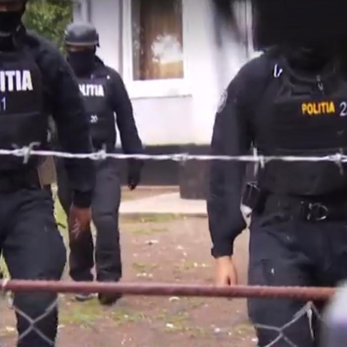 Emil Gânj, criminalul din Mureș, căutat de zeci de polițiști. Descinderi la fratele şi la sora fugarului
