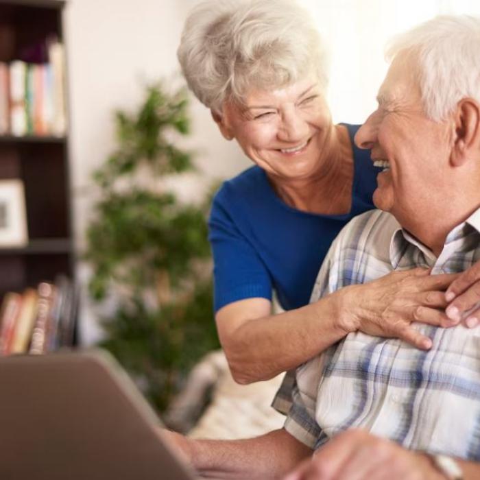 Bonus de până la 7000 euro pentru românii din Italia care aleg să nu iasă la pensie în acest an