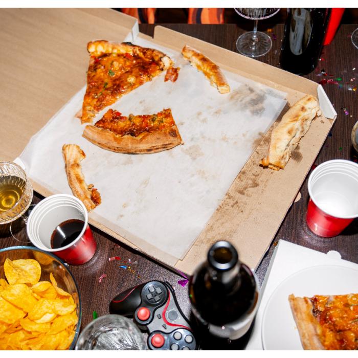 În Germania se vrea taxarea cutiilor de pizza și a paharelor de cafea