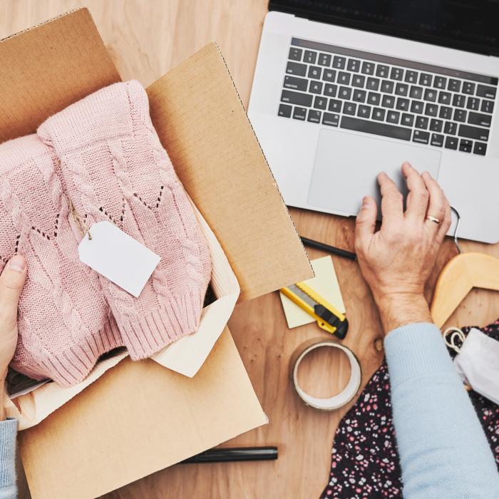 Anchetă europeană privind produsele Shein și Temu: Pelerine de ploaie toxice pentru copii și ochelari de soare cu zero protecție UV