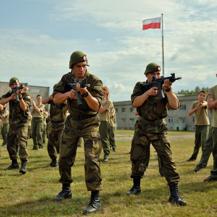 Polonia își pregătește cetățenii pentru război: instrucțiuni în caz de atacuri, ghidul va ajunge în toate casele din țară