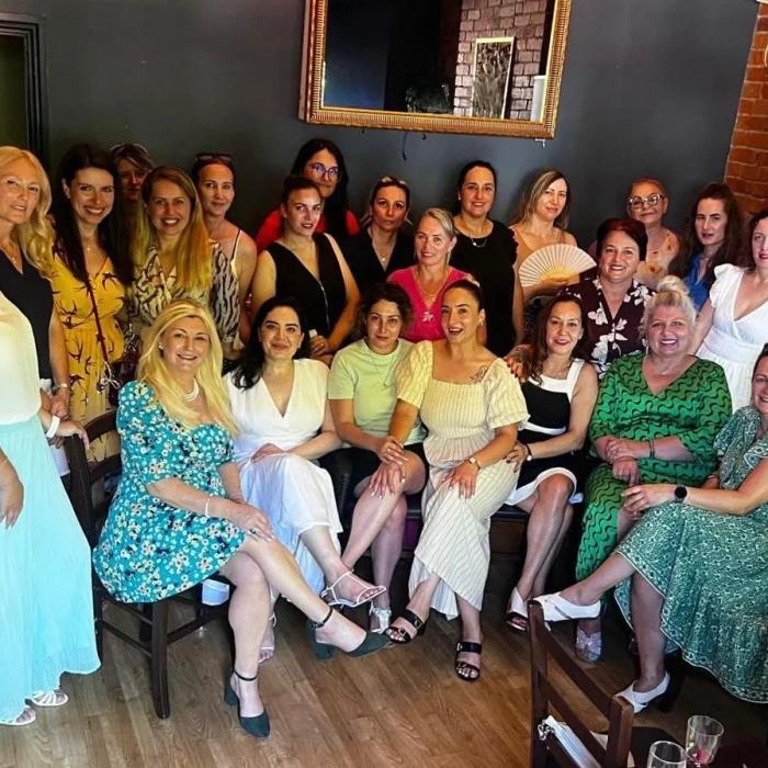 Gabriela Ferguson și școala românească din Cardiff: De la educația copiilor, la o rețea de sprijin pentru româncele din diaspora