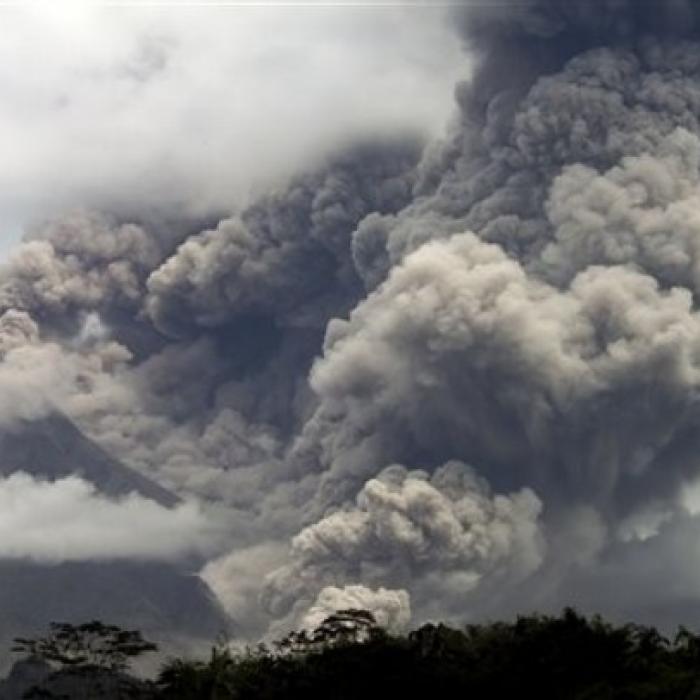 Un vulcan din Rusia a intrat în erupţie după cutremurul de 8,8 de miercuri