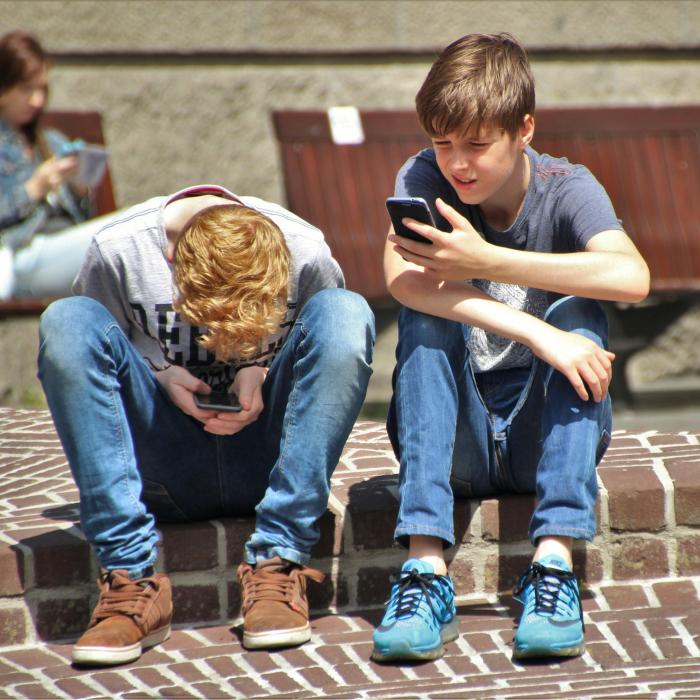 Cum se manifestă vulnerabilitatea adolescenților care emigrează 