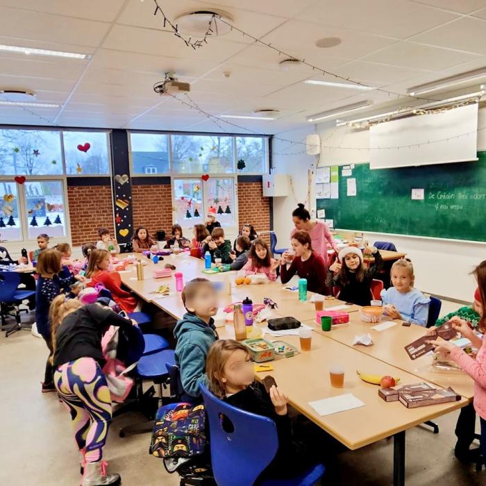 Profesorii și voluntarii din diaspora: eroi invizibili ai identității românești