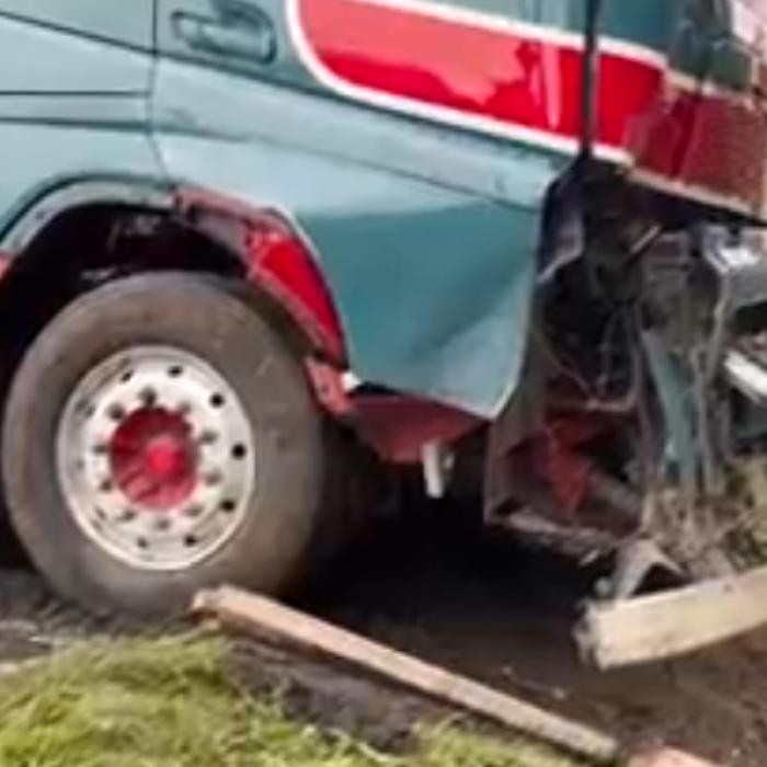 Șofer român de TIR, imobilizat cu forța de polițiștii germani după un accident. Pagube de 40.000 de euro