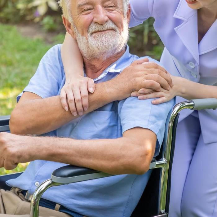 Salariile badantelor din Italia ar putea crește spectaculos. Statul vrea să acorde 850 euro suplimentar