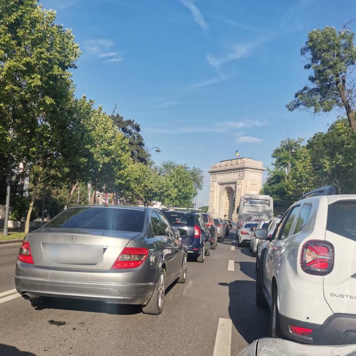 Bucureștiul ar putea taxa suplimentar mașinile înmatriculate în alte județe. Cât ar costa taxa specială tip "rovinietă"