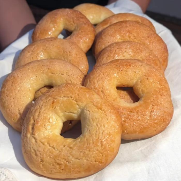 Rețetă de rulouri cu ou, un desert spaniol ușor și ieftin de preparat