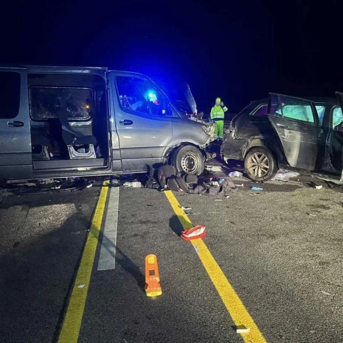 Accident grav pe autostradă în Ungaria: microbuz românesc implicat într-o coliziune cu zece victime, dintre care doi copii în stare critică