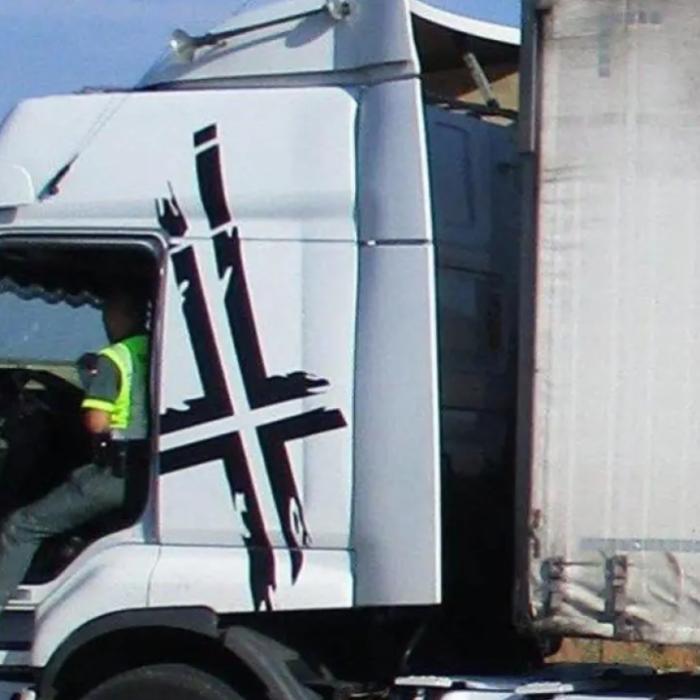 Șofer român de TIR, urmărit de poliție pe autostradă în Spania. Alți șoferi au sunat speriați la 112