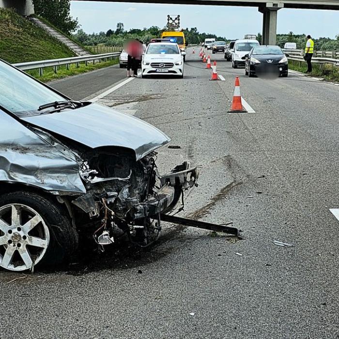 A condus sute de kilometri cu mama moartă în mașină. Descoperire incredibilă pe Autostrada Soarelui, în urma unui accident