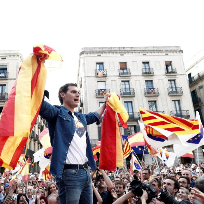 Barcelona vrea să interzică achiziția de locuințe pentru închiriere 