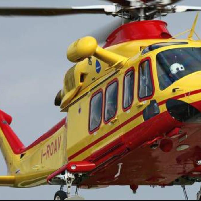 Muncitor român, rănit grav după ce a căzut de la înălțime pe un șantier din Italia