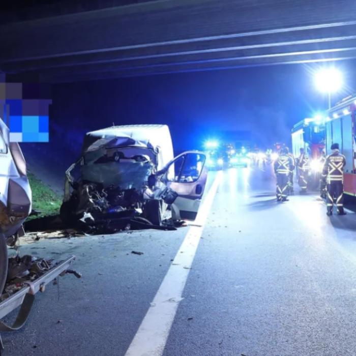 Minibus românesc, implicat într-un accident mortal pe autostradă în Germania