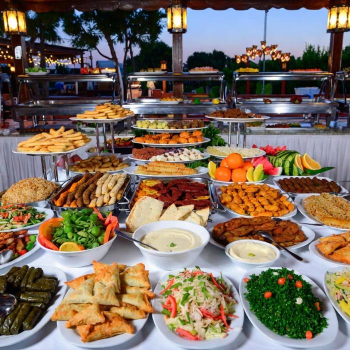 Gata cu "all-inclusive" în Turcia. Autoritățile de la Ankara pregătesc măsuri drastice împotriva risipei de mâncare