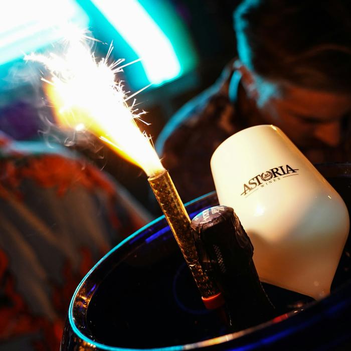 După tragicul incendiu din stațiunea de schi elvețiană, provocat de artificii, acestea au fost utilizate și într-un bar de lemn austriac