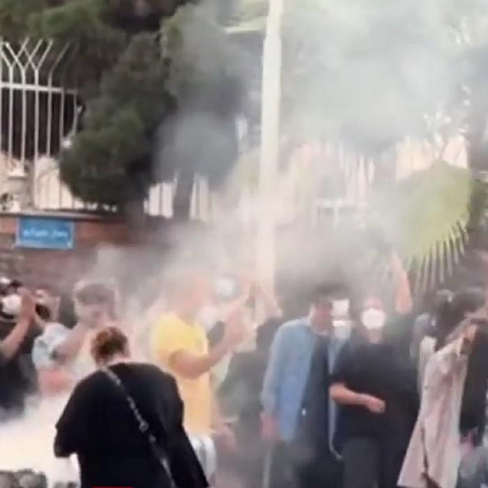 Protestatarii din Iran ar fi preluat controlul orașului Abdanan. Ar fi primul oraș liber de Khamenei