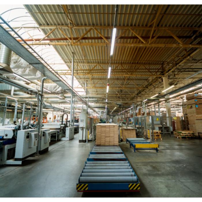 1000 de angajați dați afară de la o fabrică din Ploiești. Compania își închide activitatea 