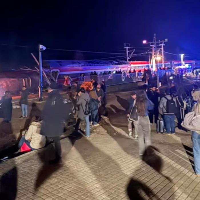 Tragedie în Spania: 39 de morţi şi zeci de răniţi după ciocnirea a două trenuri de mare viteză