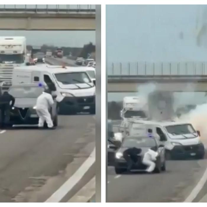 Dubă blindată, plină cu bani atacată cu explozibili pe autostradă în Italia. Hoții au fugit cu toți banii 