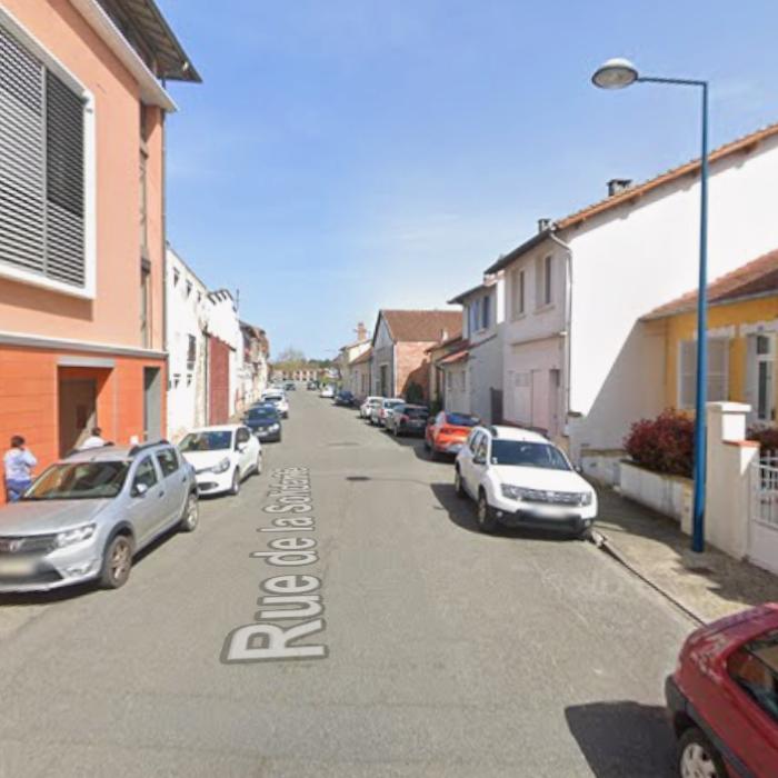 Româncă însărcinată în patru luni, strangulată și târâtă de păr pe o stradă din localitatea franceză Moissac 