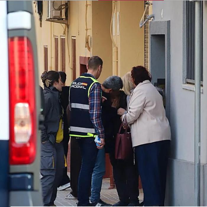 Mama spaniolului ucis de români în Valencia a povestit tot. Tatăl l-a ținut, fiul l-a înjunghiat, mama l-a lovit cu o bâtă