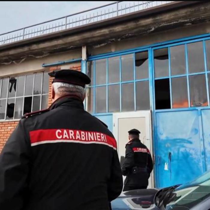 Trei români arestați în Italia. Plăteau muncitori moldoveni cu 2 euro pe oră și îi obligau să doarmă într-un depozit