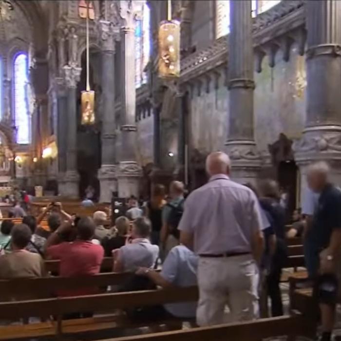 Român, arestat în Italia, după ce fura din biserici ca în filmul "Singur Acasă" 