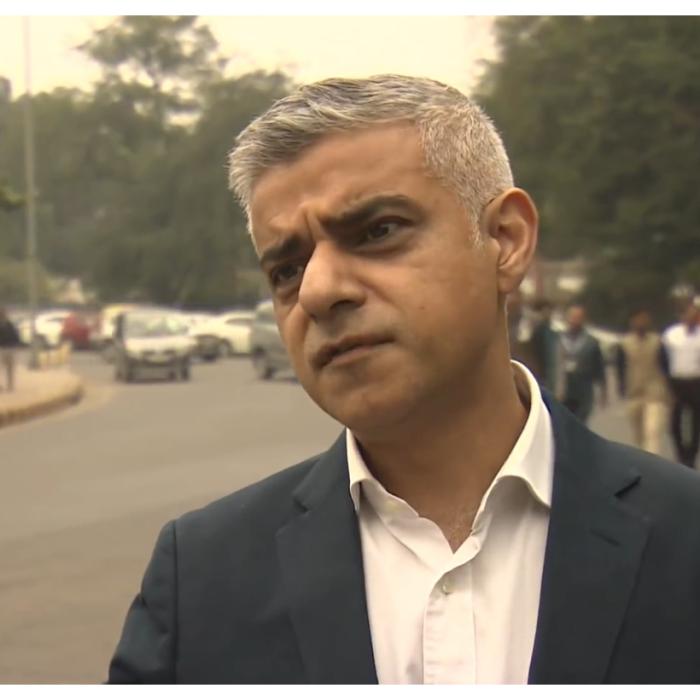 Polițiștii care-l păzeau pe primarul Londrei au uitat geanta cu arme pe trotuarul de lângă reședința acestuia