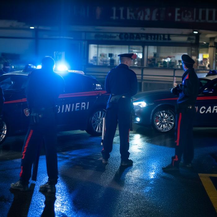 Bătaie în stradă între o familie de români și una de italieni. Trei persoane au ajuns la spital 